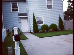 52 Brookshire Rd, Sicklerville, NJ 08081