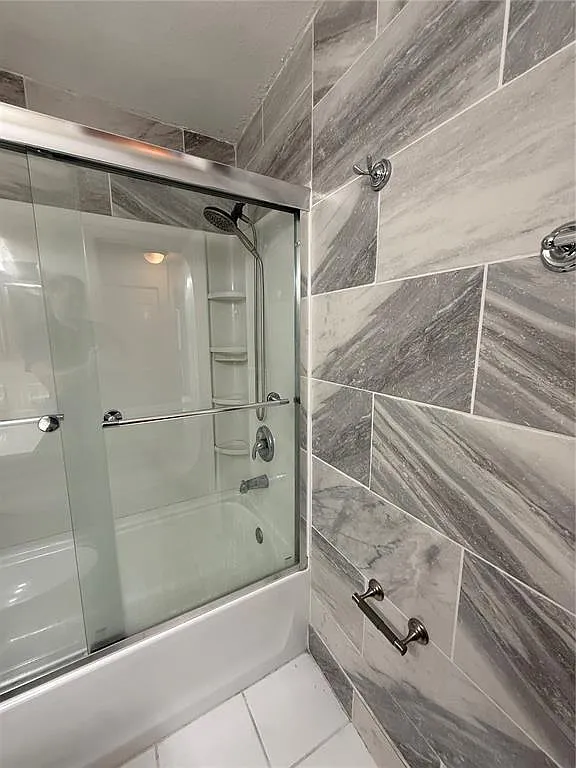 3 bed, 2.0 bath, 1238 sqft, $1,950 — Photo 3