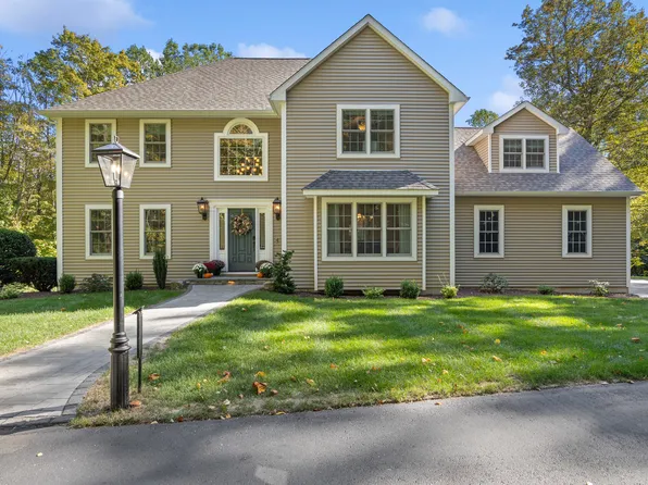 31 Nathan Hale Court, Cheshire, CT 06410