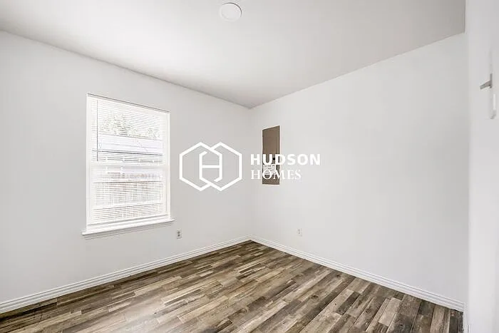1216 E Powell Ave — Photo 9