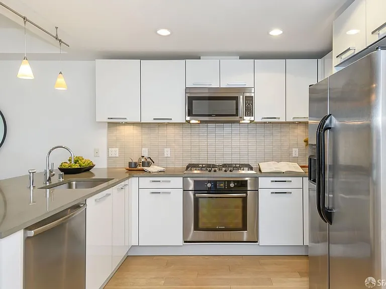 1 Hawthorne St #3G — Photo 3