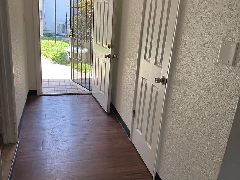 4607 Plaza Ln #D — Photo 8