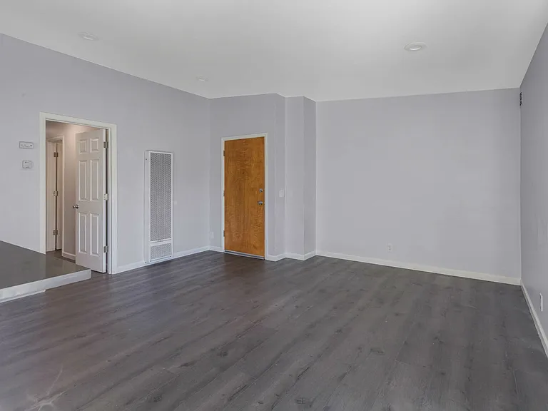 724 Central Ave — Photo 6