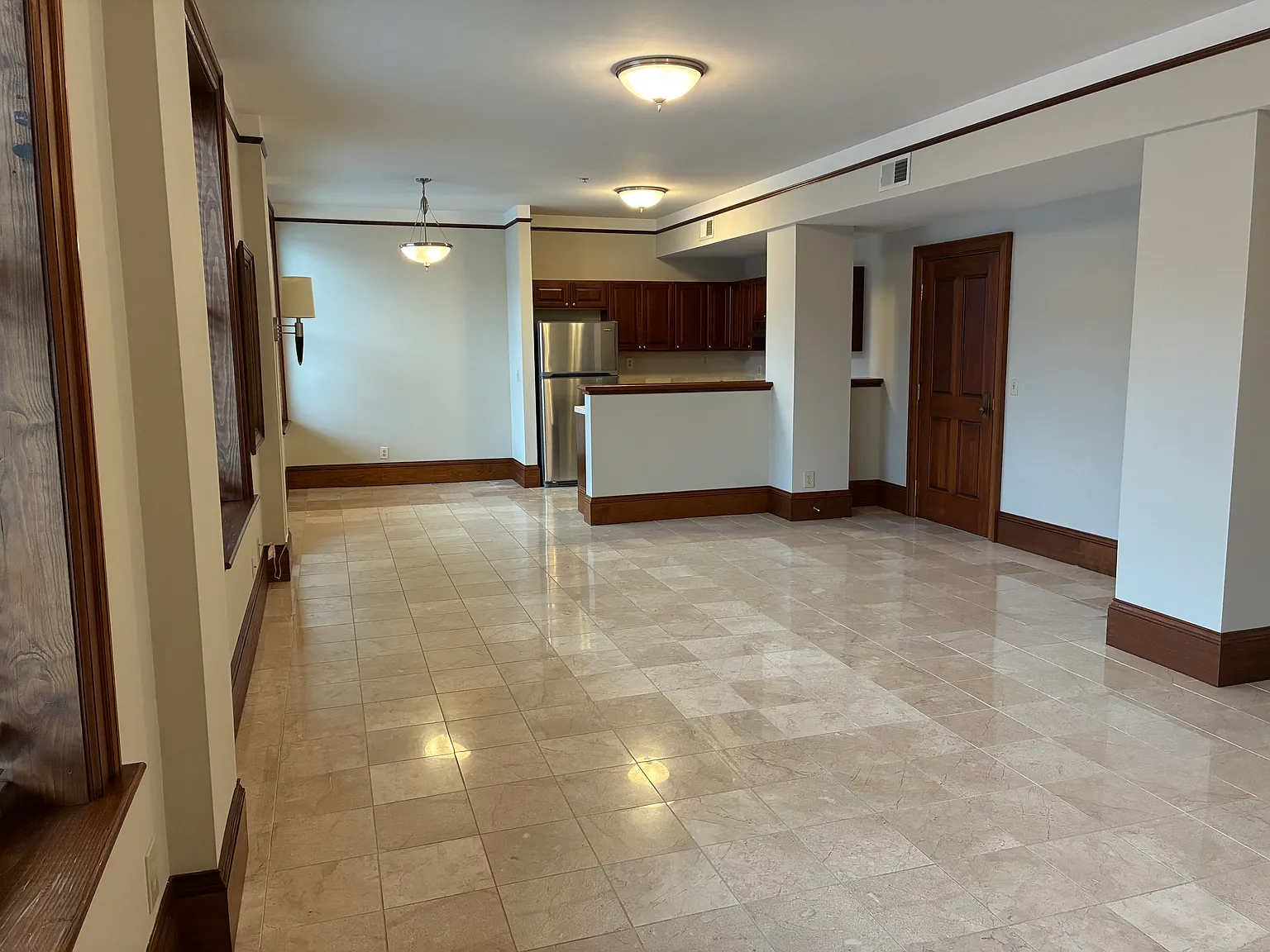 1 bed, 940 sqft, $1,400 — Photo 4
