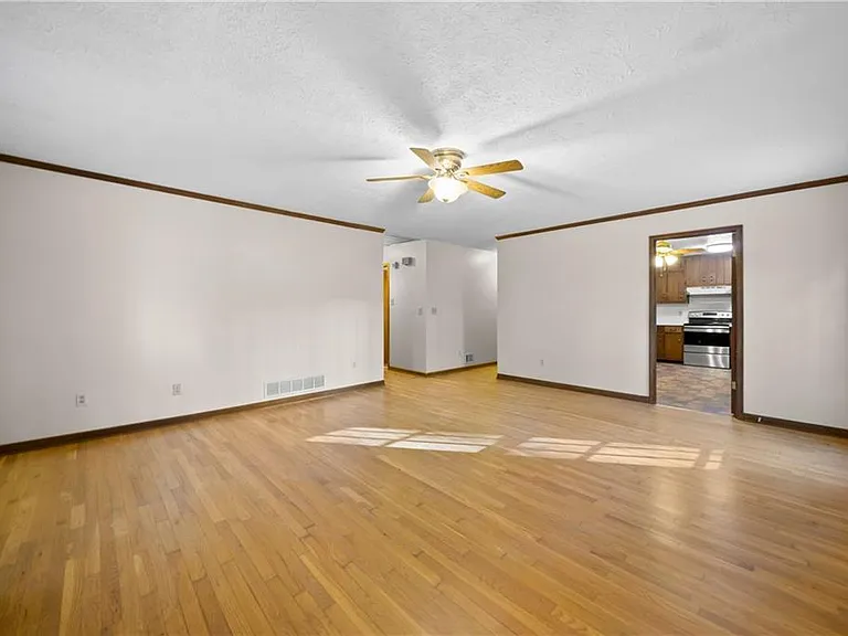 1131 Lafayette Dr SW — Photo 9