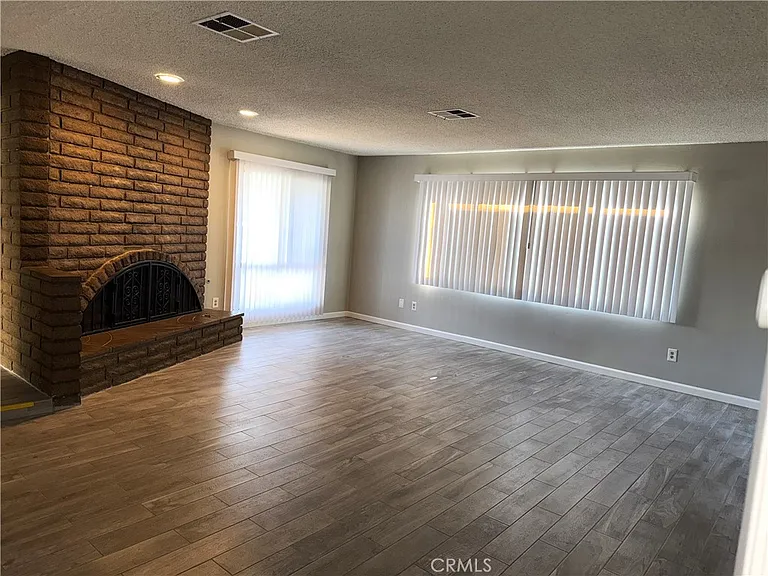 3901 Green Ave — Photo 4