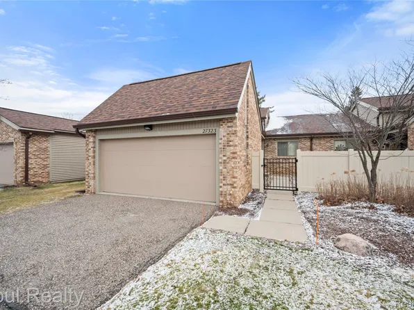 27323 Apple Blossom Ln, Southfield, MI 48034