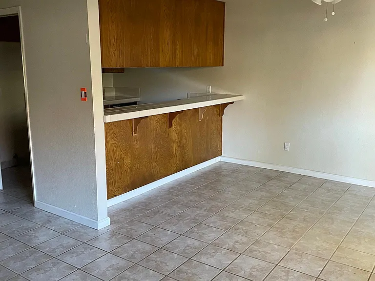 613A Fort Sumpter Dr — Photo 3