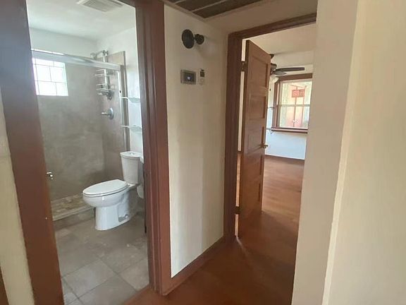 2nd image of 2142 E Clarendon Ave