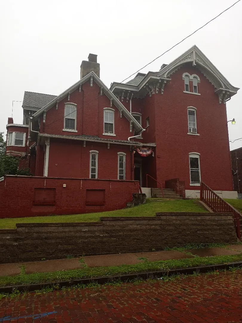 127 Dawes Ave - Tailored Fox - Cozy Victorian Living — Photo 4
