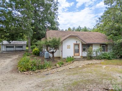375 E King St, East Flat Rock, NC, 28726