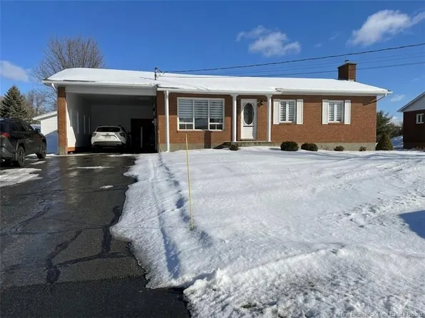 101 Lafrance St, Grand Falls, NB E3Z 1B1