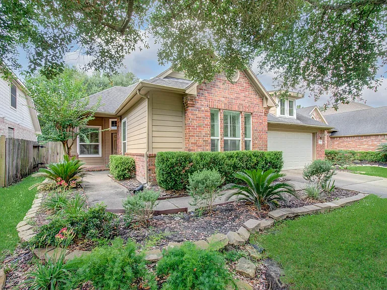 22539 Bristolwood Ct — Photo 3