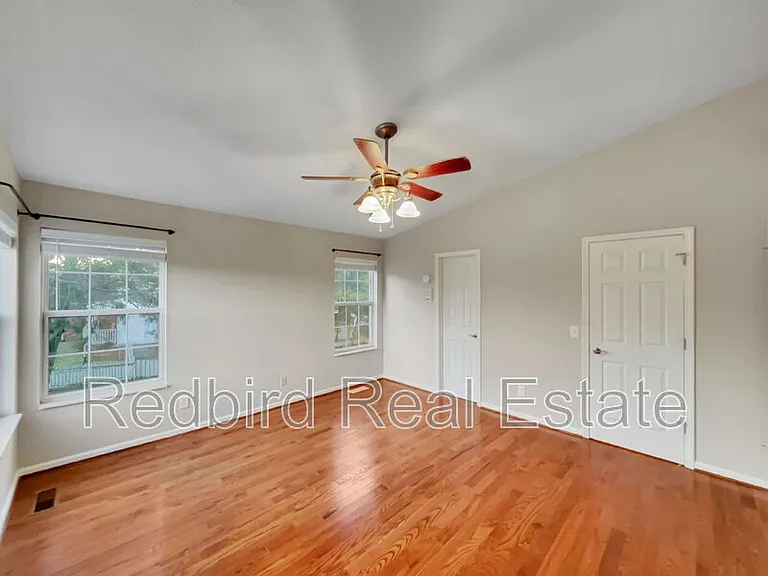 399 Clarkston Dr — Photo 10