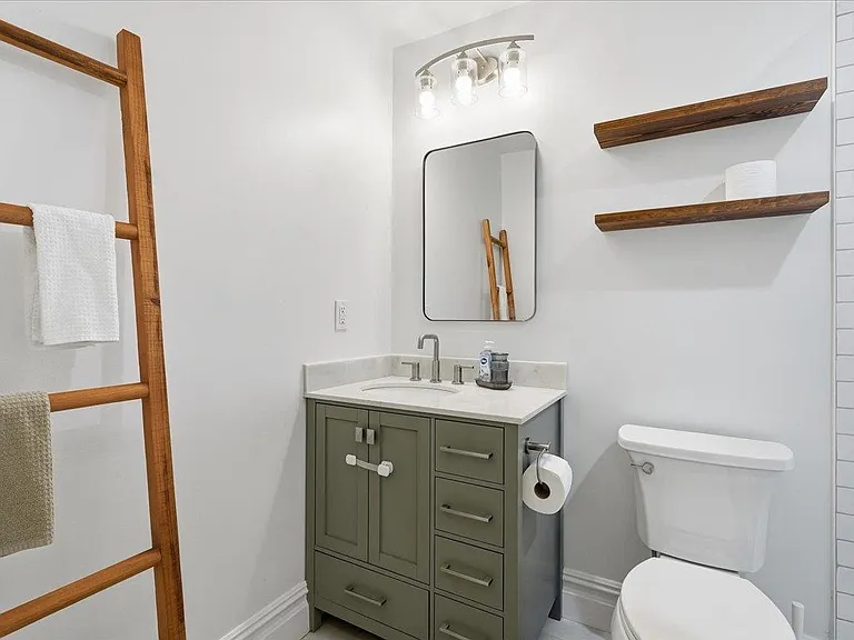 610 Madison St #1 — Photo 6