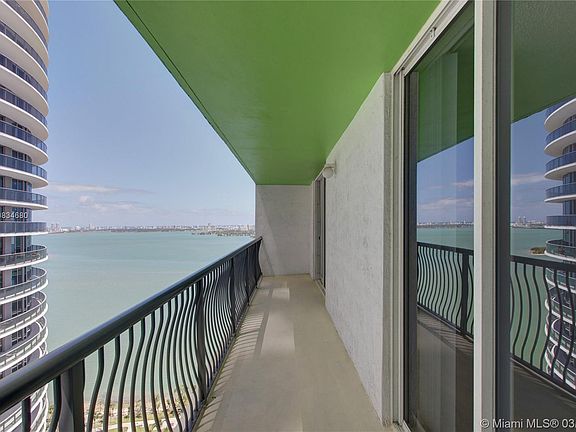 3rd image of 1752 N Bayshore Dr #23G