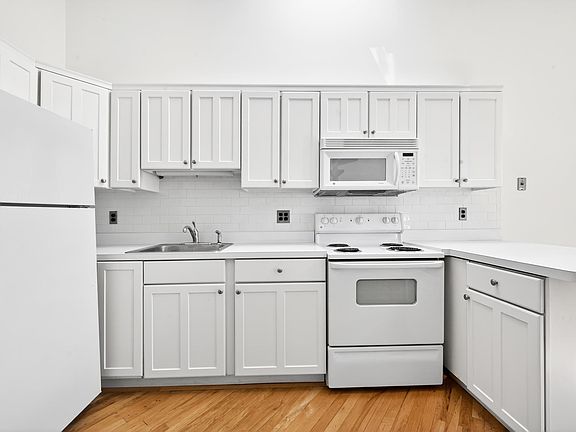 5th image of 125 Willow Ave APT 5S