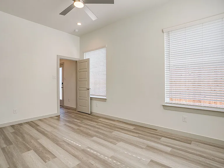 3141 McCart Ave — Photo 10