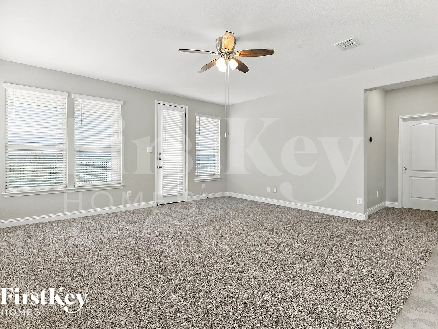 4 bed, 2.0 bath, 2203 sqft, $2,130 — Photo 3