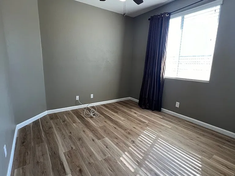 3156 N Applegate Ave — Photo 14