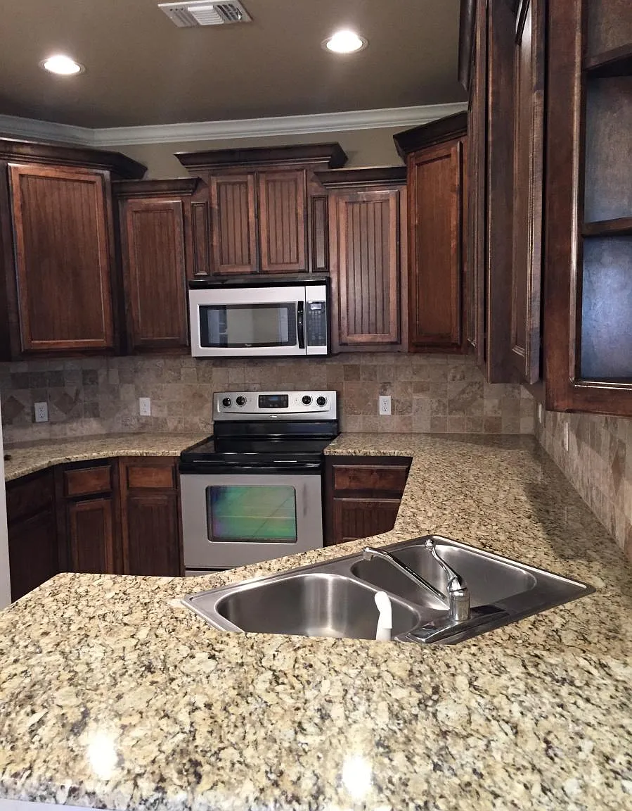 3 bed, 1570 sqft, $1,750 — Photo 4