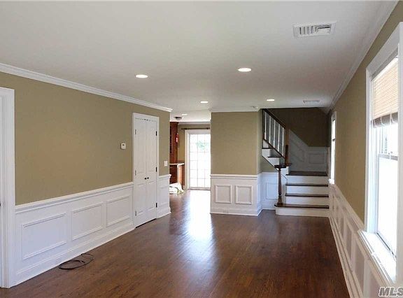 4th image of 84 Tooker Ave