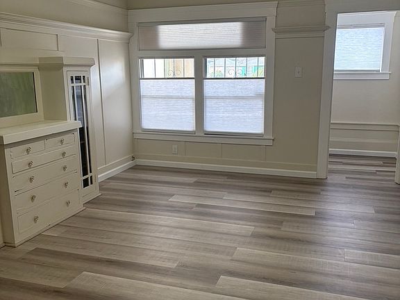 4th image of 242 16th St