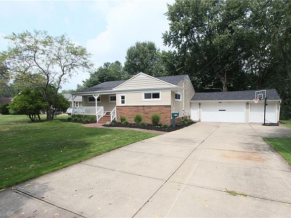 3rd image of 23804 Bonny Bank Dr