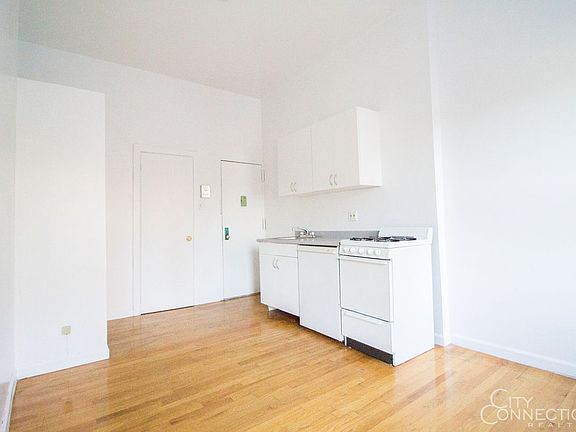 3rd image of 236 E 7th St APT 5B
