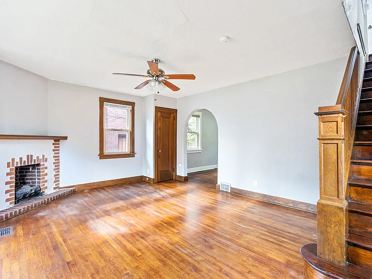 2043 Boggs Ave — Photo 2