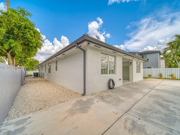 15958 SW 71st Ter — Photo 10