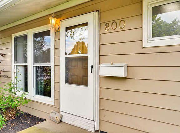 3rd image of 800 Salem Ln