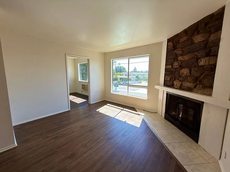 335 S Lemon St — Photo 7
