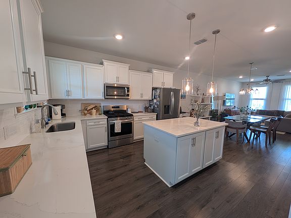 3rd image of 364 Great Lawn Dr