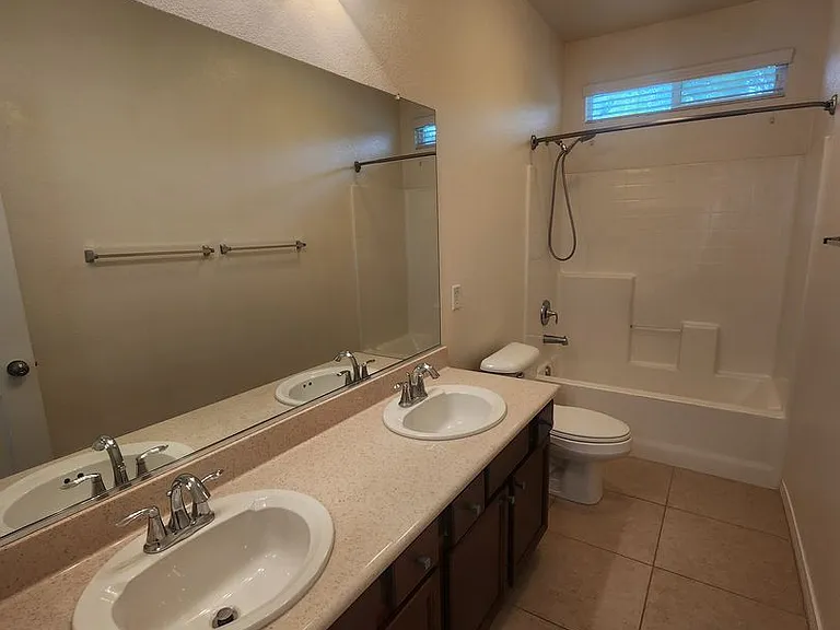 13891 Huntervale Dr — Photo 16
