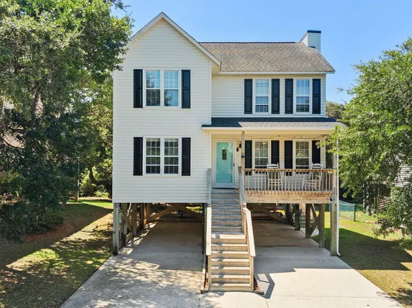 8 Maritime Drive, Surf City, NC 28445