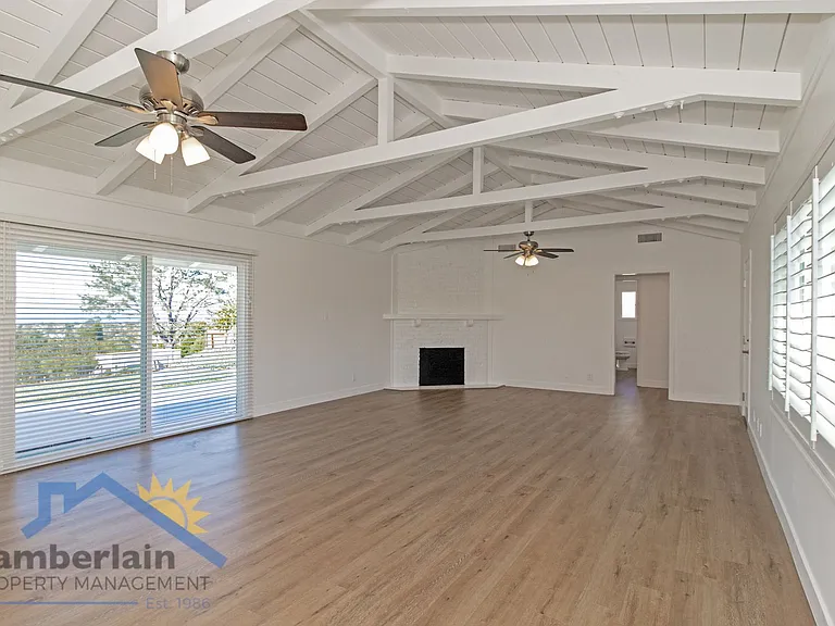 4033 Skyline Rd — Photo 11