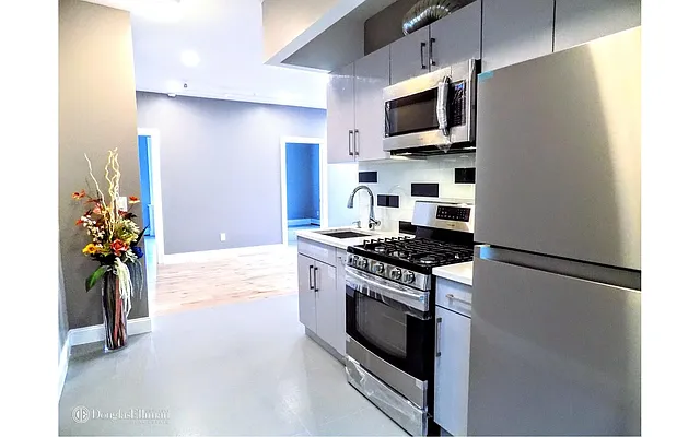 Rented by Douglas Elliman | media 35