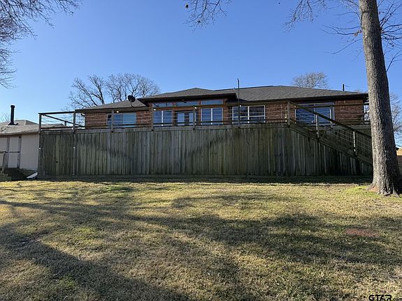 3rd image of 21821 Lakewood Ln