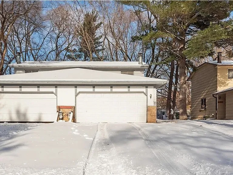 1239 Norton Ave NE — Photo 4