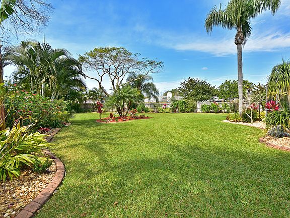4th image of 6646 Waterford Ln