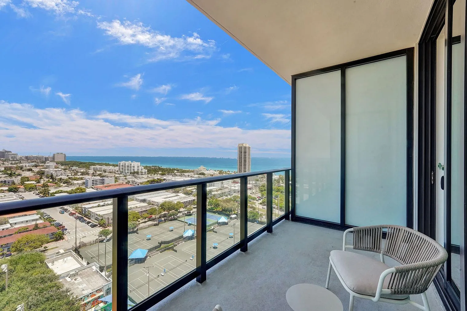 1 bed, 1.0 bath, 473 sqft, $5,923 — Photo 3