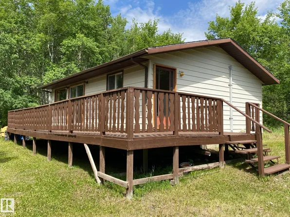 19042 Victoria Trl, Sturgeon County, AB T0A 2W0