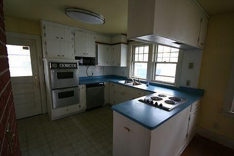 1st image of 617 S Grand Ave
