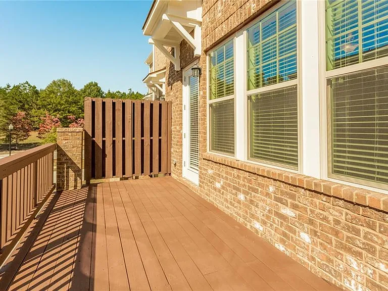 335 Beacons Pl — Photo 32