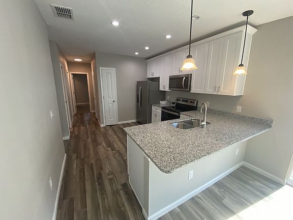 5th image of 34324 Oak Ave