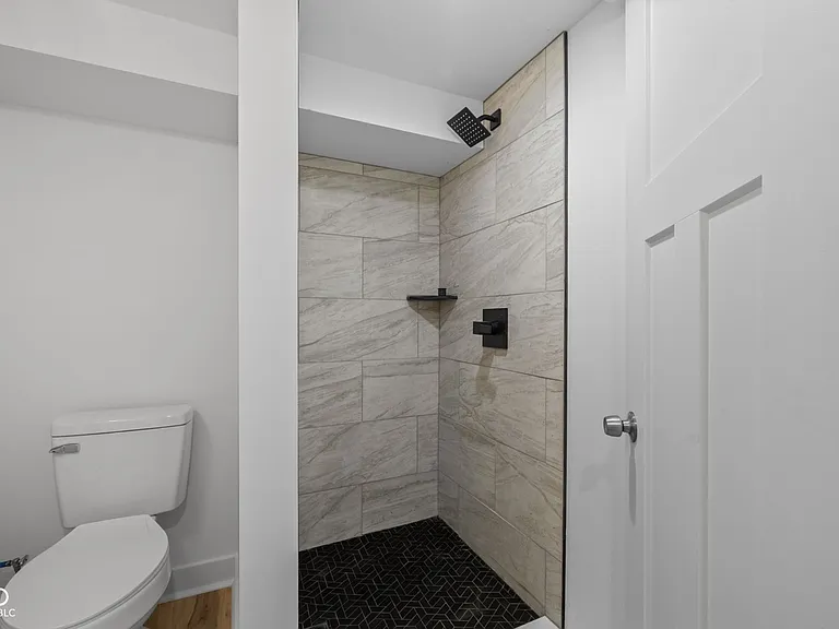 4074 Boulevard Pl — Photo 8