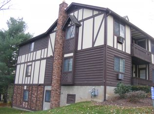 8 Rollingwood Dr #8, Brookfield, CT 06804