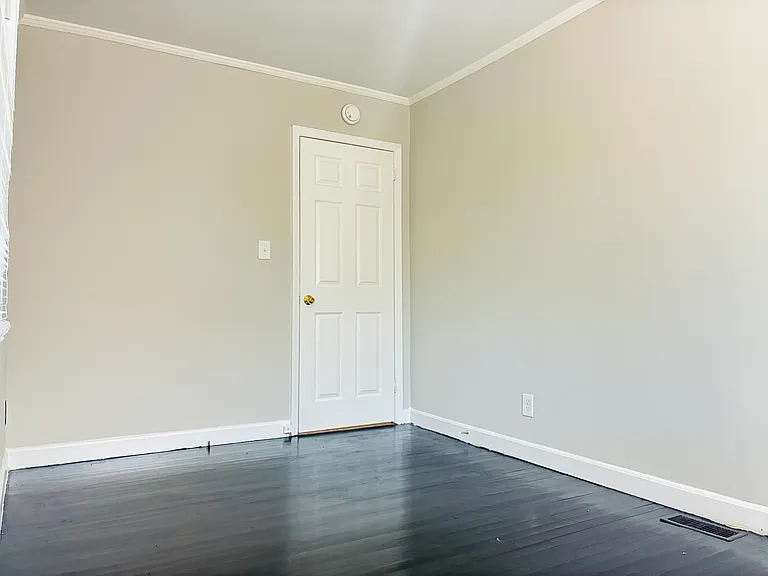 419 N Broad St — Photo 13