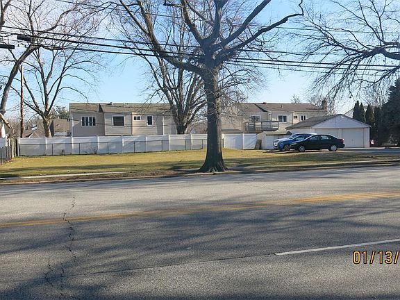 5th image of 870 Carman Avenue